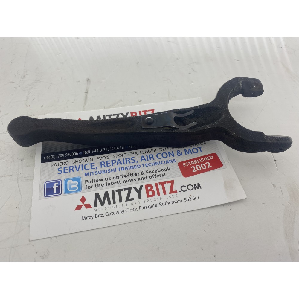 Clutch Release Fork for a Mitsubishi Pajero Io - H77W - Buy Online from  MitzyBitz