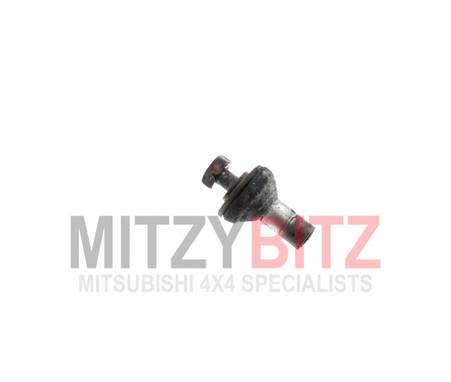 ROCKER COVER BOLT AND SEAL FOR A MITSUBISHI ENGINE - 