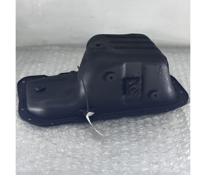 ENGINE OIL PAN  FOR A MITSUBISHI V70# - COVER,REAR PLATE & OIL PAN