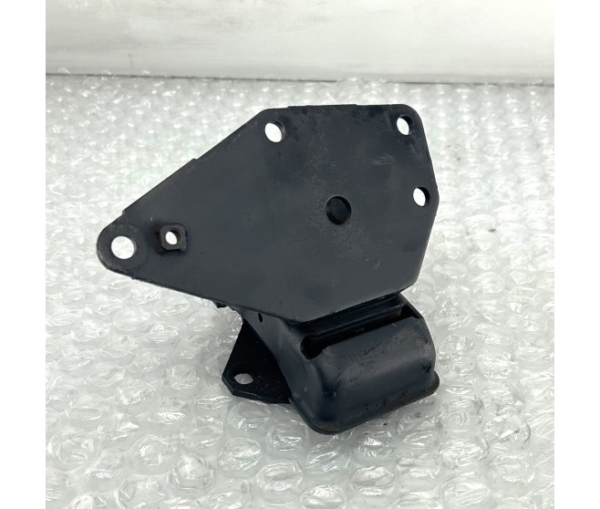 RIGHT ENGINE MOUNT FOR A MITSUBISHI ENGINE - 