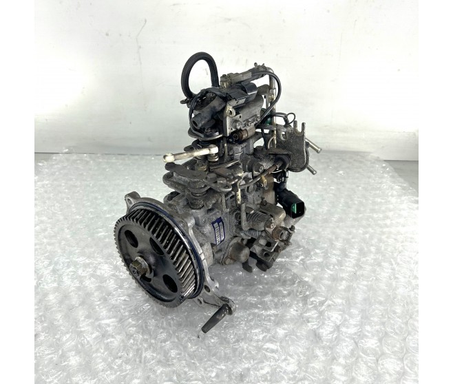FUEL INJECTION PUMP FOR A MITSUBISHI PAJERO - V46W