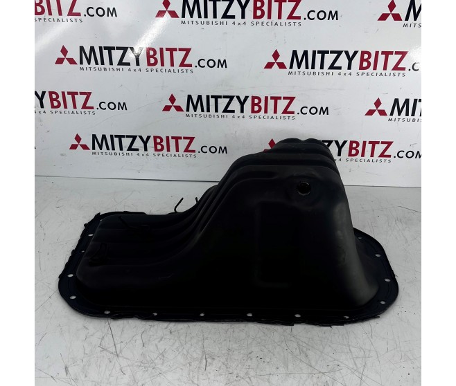 ENGINE OIL PAN  FOR A MITSUBISHI V20,40# - COVER,REAR PLATE & OIL PAN