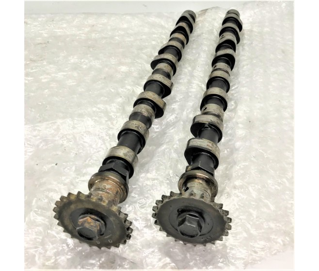 INLET AND EXHAUST CAMSHAFT FOR A MITSUBISHI PAJERO - V78W