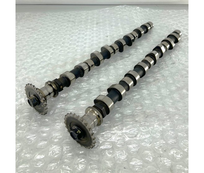 INLET AND EXHAUST CAMSHAFT FOR A MITSUBISHI V60,70# - INLET AND EXHAUST CAMSHAFT
