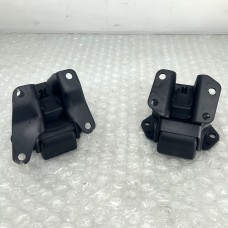 ENGINE MOUNT RIGHT AND LEFT