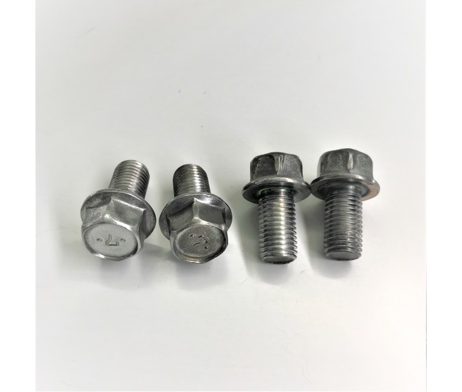 INLET MANIFOLD BOLTS FOR A MITSUBISHI ENGINE - 