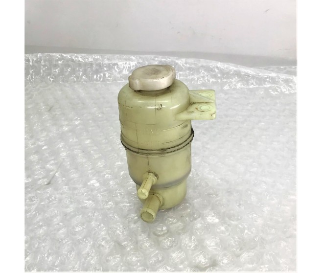 POWER STEERING FLUID BOTTLE FOR A MITSUBISHI CV0# - POWER STEERING FLUID BOTTLE