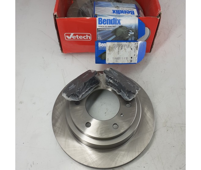 REAR DISCS AND REAR PADS FOR A MITSUBISHI CV0# - REAR DISCS AND REAR PADS