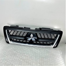 RADIATOR GRILLE BLACK AND CHROME