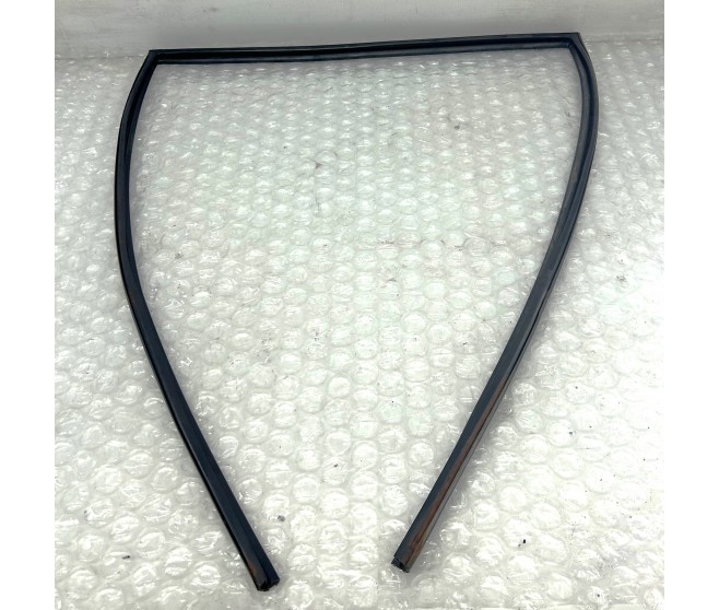 RUNCHANNEL SEAL REAR RIGHT FOR A MITSUBISHI DOOR - 