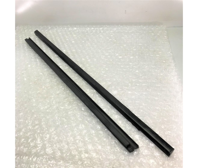 WINDOW BELT LINE MOULDING AND INNER WEATHER STRIP FOR A MITSUBISHI KA,B0# - WINDOW BELT LINE MOULDING AND INNER WEATHER STRIP