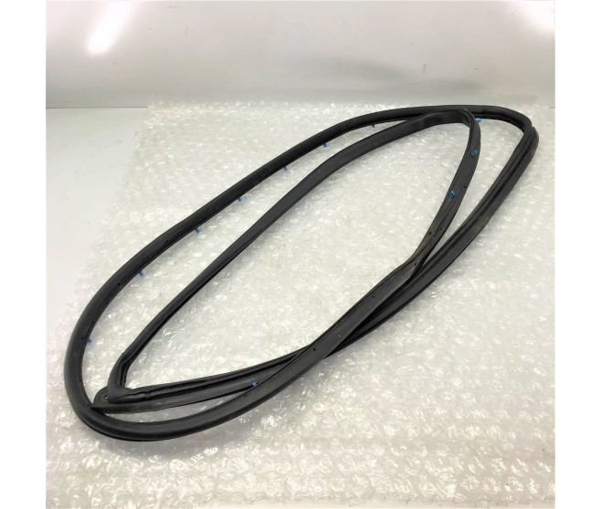 WEATHERSTRIP REAR DOOR OPENING OUTER LEFT FOR A MITSUBISHI L200,L200 SPORTERO - KB4T