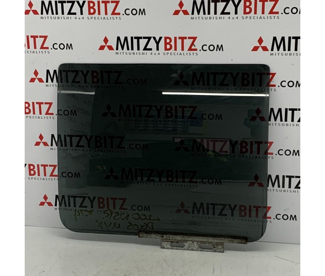 REAR LEFT DOOR WINDOW GLASS FOR A MITSUBISHI L200 - K77T