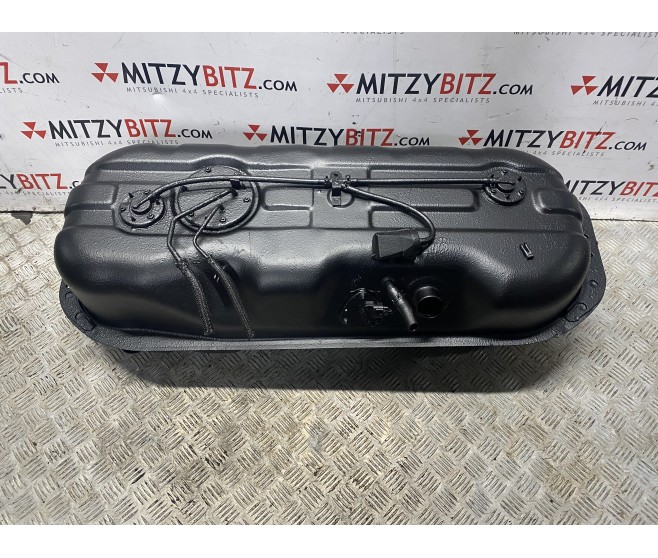 96-04 COMPLETE FUEL TANK ASSY FOR A MITSUBISHI L200 - K74T
