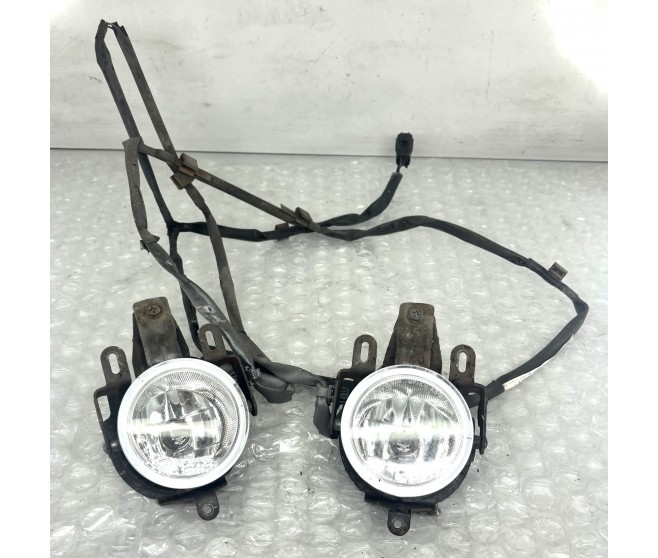 FOG LAMP LOOM HARNESS AND LIGHTS FOR A MITSUBISHI PAJERO - V68W