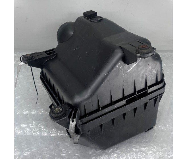 AIR CLEANER FILTER BOX FOR A MITSUBISHI NATIVA/PAJ SPORT - KG4W