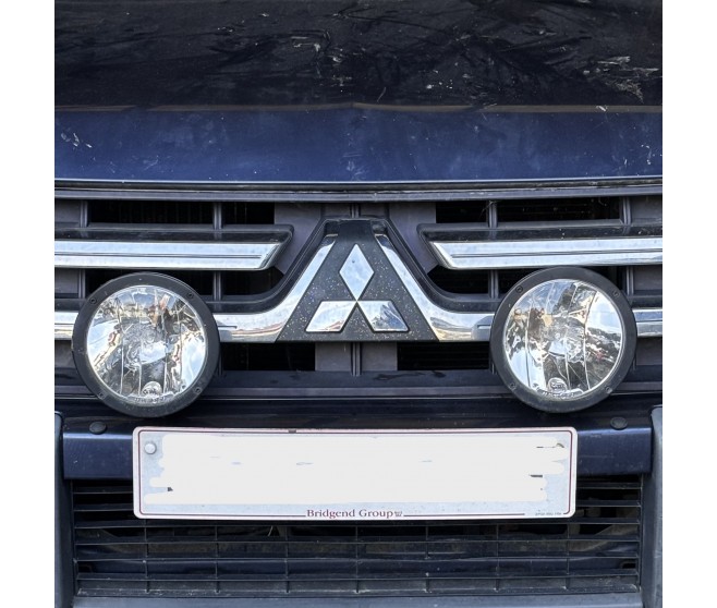 AFTERMARKET FRONT LEFT AND RIGHT FOG LAMPS FOR A MITSUBISHI V90# - FRONT EXTERIOR LAMP