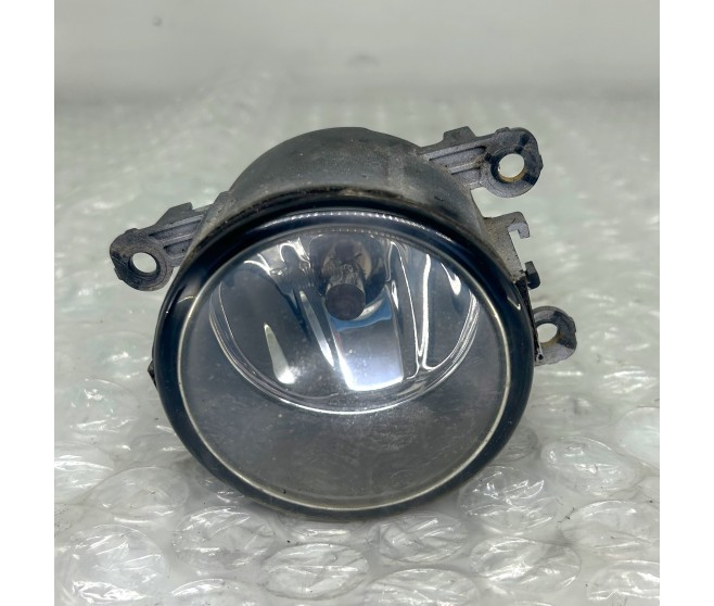FOG LAMP FRONT FOR A MITSUBISHI L200 - KB4T
