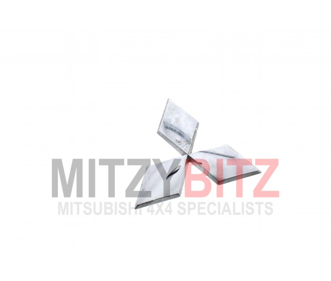 CHROME MMC 3 DIAMOND BADGE FOR A MITSUBISHI EXTERIOR - 
