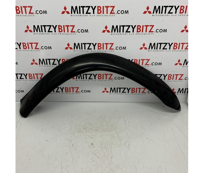 BLACK RIGHT  FRONT WHEEL ARCH TRIM OVERFENDER FOR A MITSUBISHI EXTERIOR - 