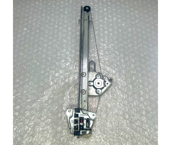 WINDOW REGULATOR AND MOTOR FRONT RIGHT FOR A MITSUBISHI V90# - WINDOW REGULATOR AND MOTOR FRONT RIGHT
