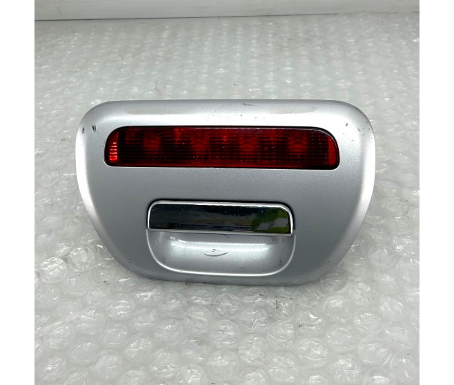 TAILGATE DOOR HANDLE FOR A MITSUBISHI REAR BODY - 