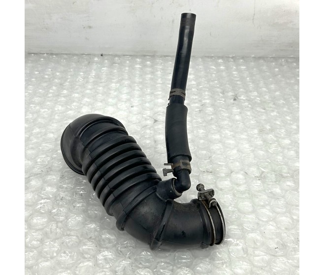 AIR CLEANER BOX TO TURBO HOSE PIPE FOR A MITSUBISHI INTAKE & EXHAUST - 