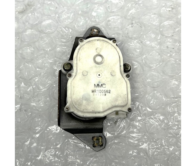 TAILGATE DOOR ACTUATOR REAR FOR A MITSUBISHI NATIVA - K96W