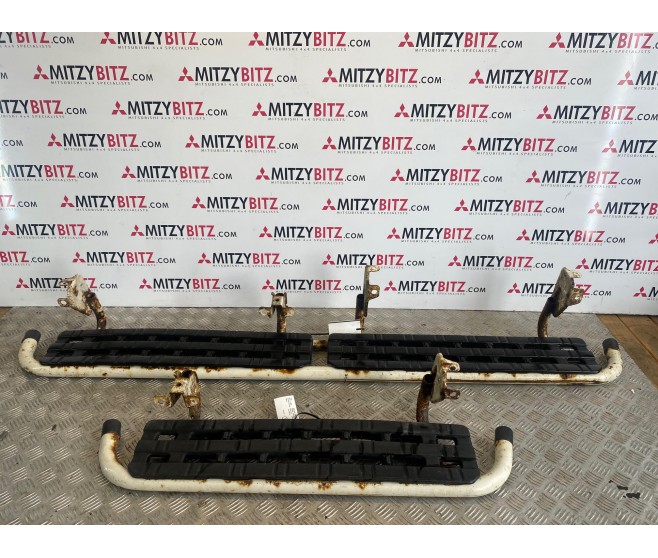 SIDE STEP LEFT AND RIGHT FOR A MITSUBISHI PA-PF# - STEP PLATE