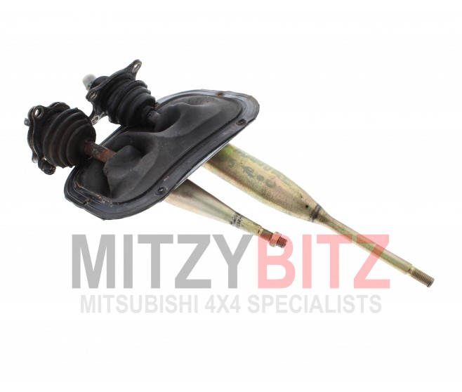 MANUAL GEARSHIFT AND TRANSFER LEVERS FOR A MITSUBISHI V20-50# - M/T GEARSHIFT CONTROL