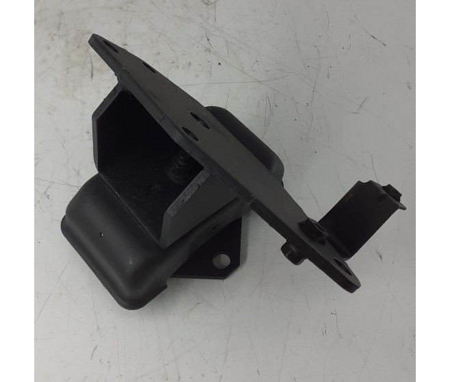 RIGHT ENGINE MOUNT FOR A MITSUBISHI DELICA SPACE GEAR/CARGO - PD6W