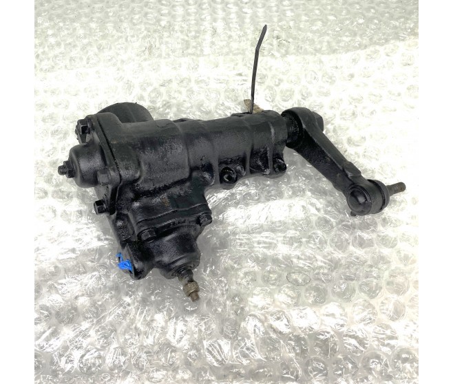 RIGHT HAND DRIVE POWER STEERING BOX FOR A MITSUBISHI V20-50# - STEERING GEAR