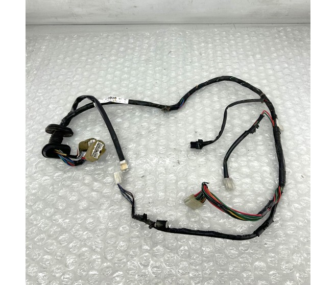 FRONT DOOR HARNESS FOR A MITSUBISHI PAJERO - V45W