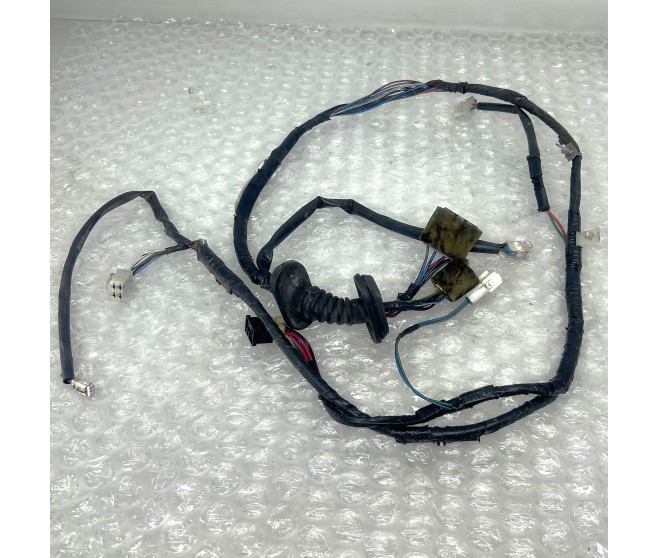 DOOR HARNESS FRONT LEFT FOR A MITSUBISHI V20,40# - WIRING & ATTACHING PARTS