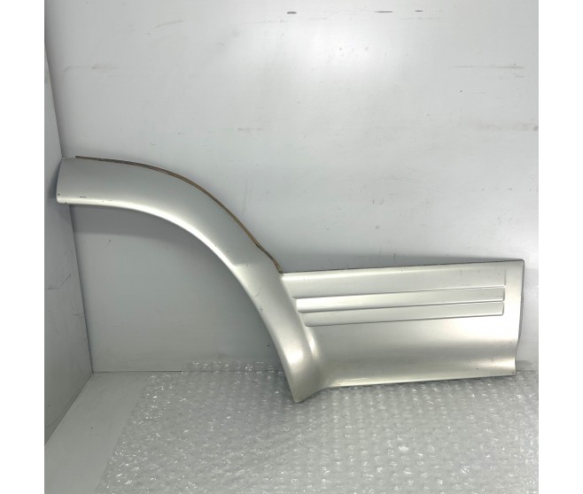DOOR LOWER TRIM REAR RIGHT FOR A MITSUBISHI PAJERO - V46WG