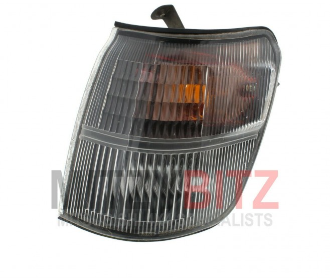 FRONT LEFT INDICATOR COMBINATION LAMP FOR A MITSUBISHI PAJERO - V44W