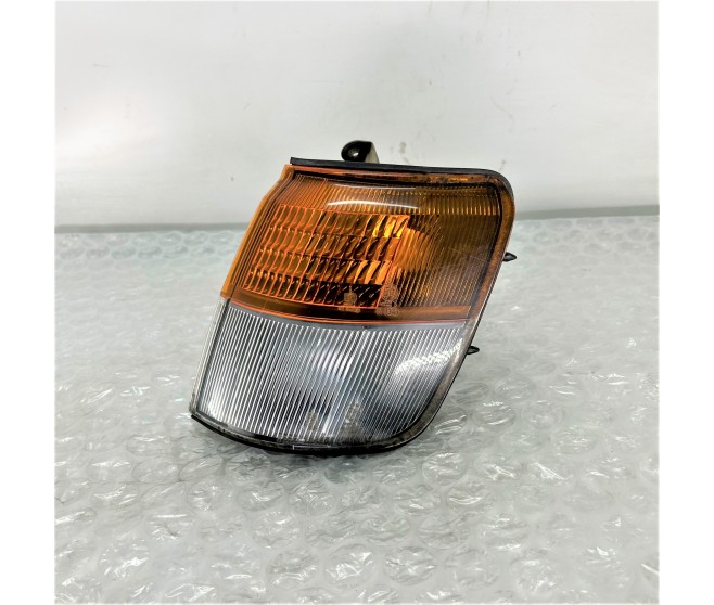 COMBINATION LIGHT FRONT LEFT FOR A MITSUBISHI V30,40# - COMBINATION LIGHT FRONT LEFT