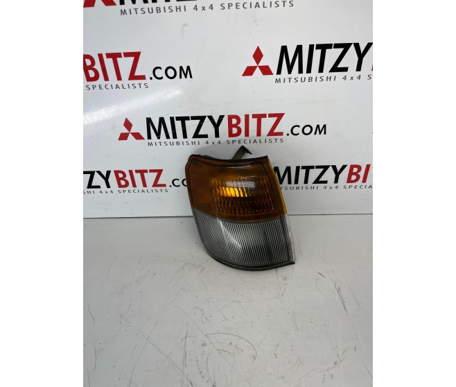 COMBINATION LIGHT FRONT RIGHT  FOR A MITSUBISHI V30,40# - COMBINATION LIGHT FRONT RIGHT 