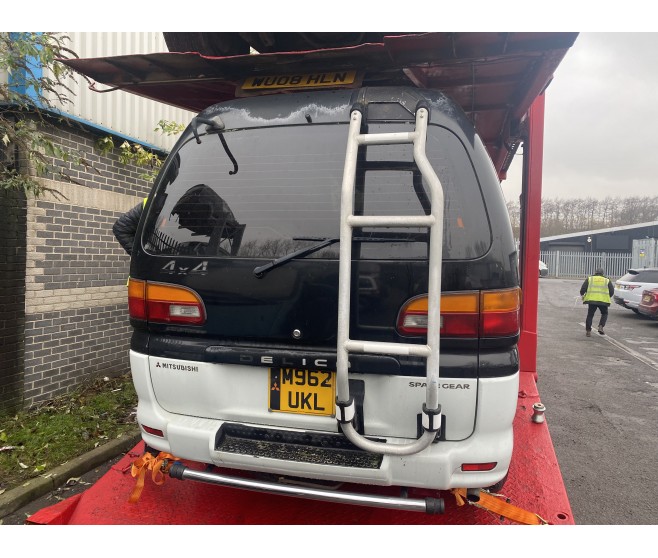 HIGH ROOF REAR TAILGATE BACK BOOT DOOR LADDER FOR A MITSUBISHI DELICA SPACE GEAR/CARGO - PF8W