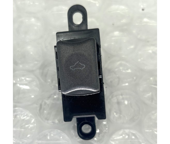 SUNROOF SWITCH FOR A MITSUBISHI H60,70# - SWITCH & CIGAR LIGHTER