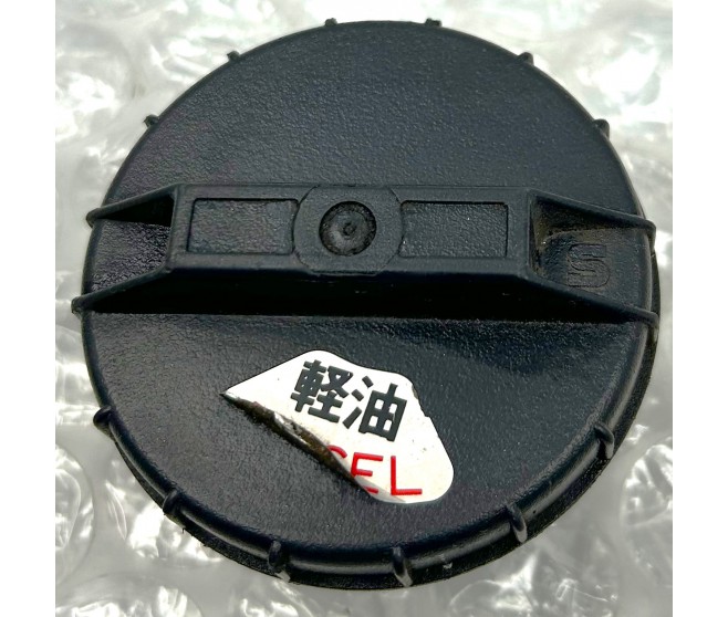 FUEL FILLER CAP FOR A MITSUBISHI PAJERO - V33W