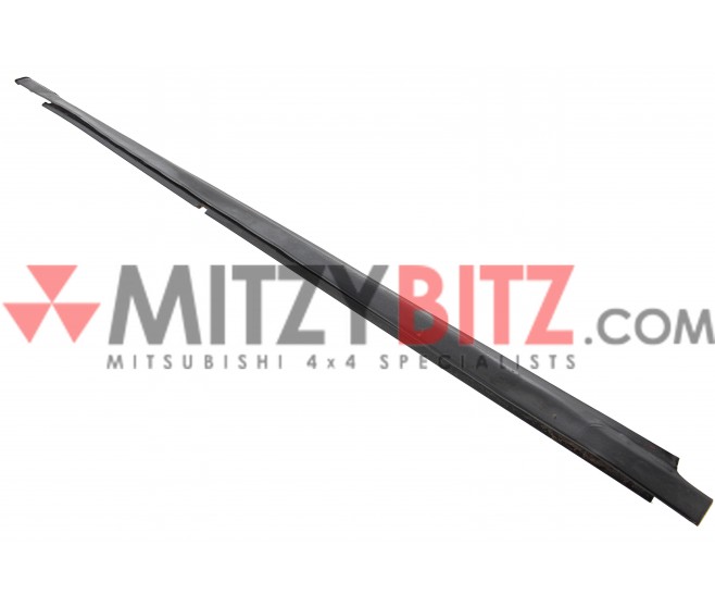 FRONT RIGHT DOOR WINDOW BELT LINE WEATHERSTRIP FOR A MITSUBISHI L200 - K74T