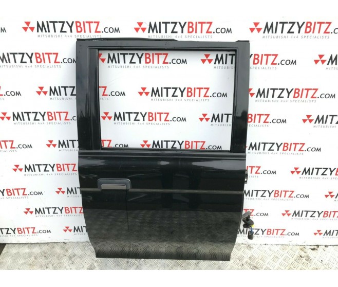 BLACK REAR RIGHT DOOR PANEL ONLY FOR A MITSUBISHI L200 - K77T