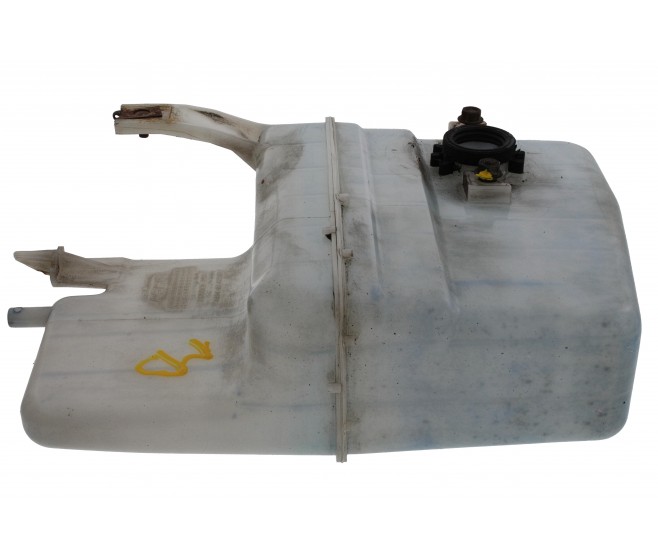 WINDSHIELD WASHER TANK FOR A MITSUBISHI DELICA SPACE GEAR/CARGO - PD8W