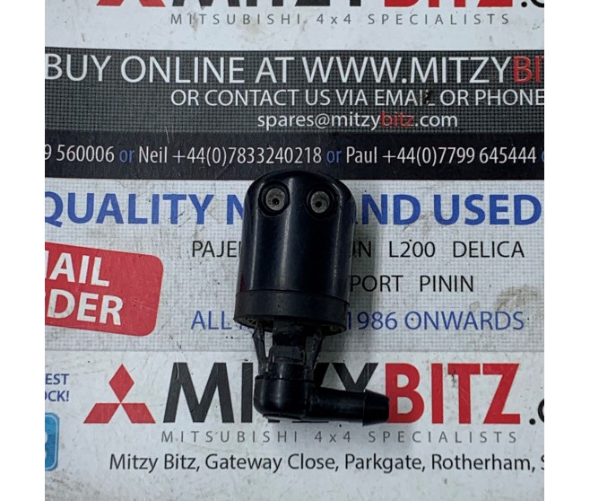 REAR WINDOW WASHER NOZZLE FOR A MITSUBISHI SPACE GEAR/L400 VAN - PA5W