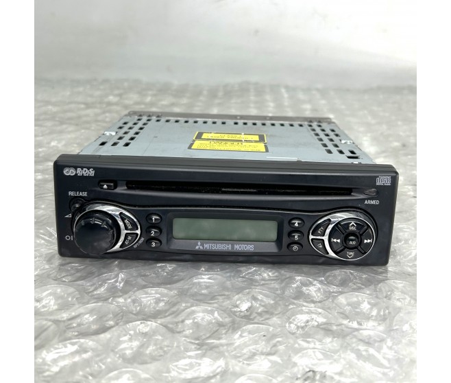 STEREO RADIO CD PLAYER FOR A MITSUBISHI L200 - K64T