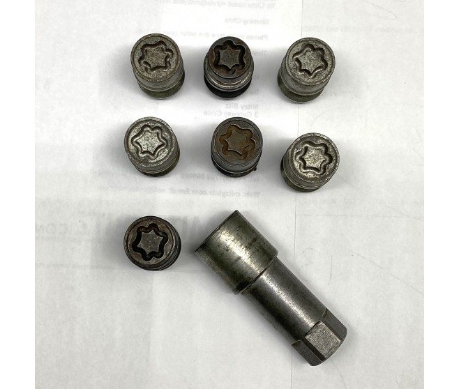 LE MANS LOCKING WHEEL NUT AND REMOVAL KEY FOR A MITSUBISHI WHEEL & TIRE - 