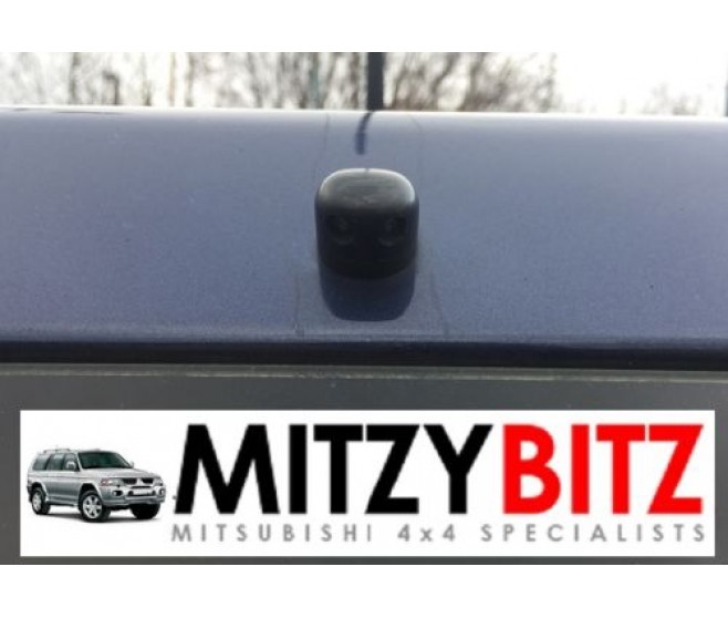TAILGATE WINDOW WASHER NOZZLE JET FOR A MITSUBISHI MONTERO SPORT - K99W