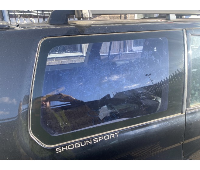 REAR QUARTER GLASS WINDOW RIGHT FOR A MITSUBISHI K90# - REAR QUARTER GLASS WINDOW RIGHT