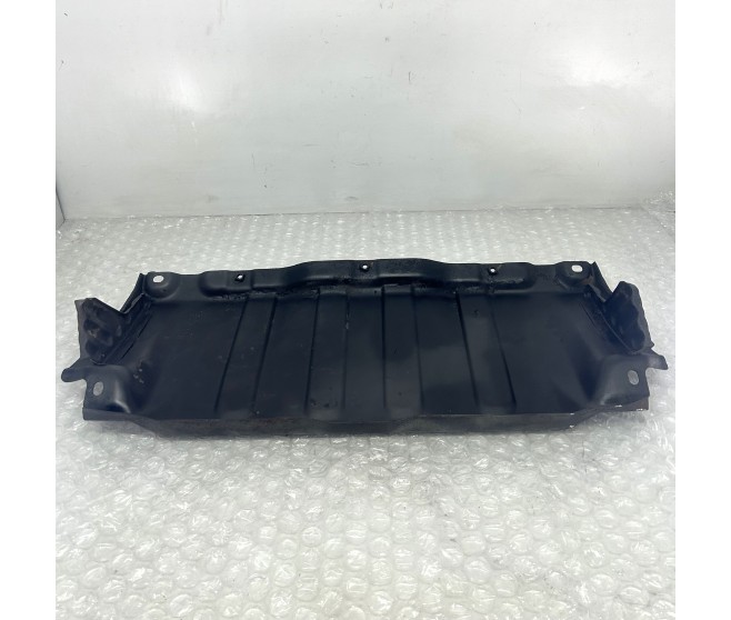 UNDER ENGINE SUMP GUARD SKID PLATE FOR A MITSUBISHI EXTERIOR - 